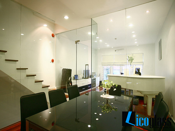 Thi công lan can kính tại chung cư PARKHILL Thi công lan can kính tại chung cư PARKHILL