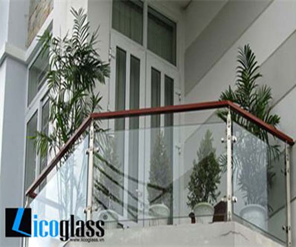 Thi công lan can kính tại chung cư PARKHILL Thi công lan can kính tại chung cư PARKHILL
