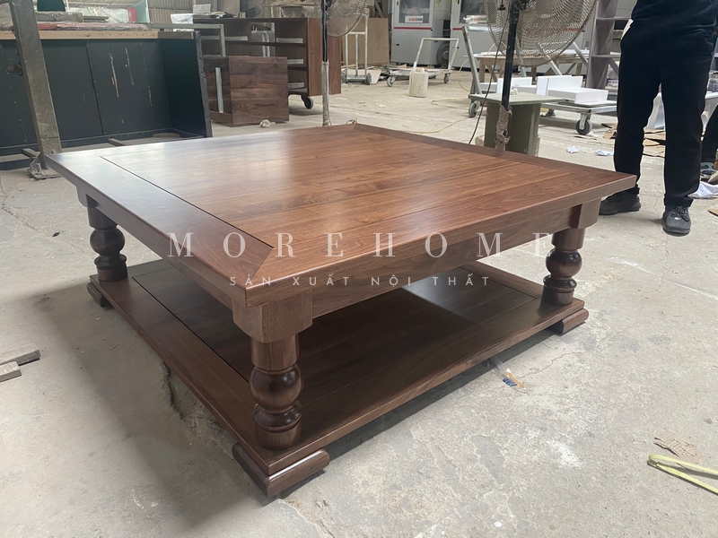Bàn trà màu nâu trầm từ gỗ tự nhiên Óc chó tinh tế từ chân tiện đến ghép mặt cho nội thất tân cổ điển