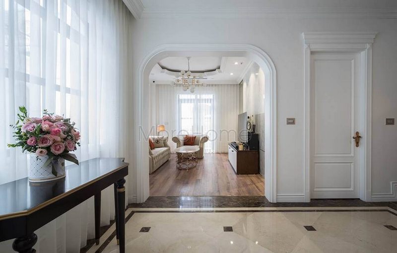 này
Kiến trúc tường vòm của biệt thự này được thiết kế theo phong cách tân cổ điển, tạo nên một vẻ đẹp sang trọng.